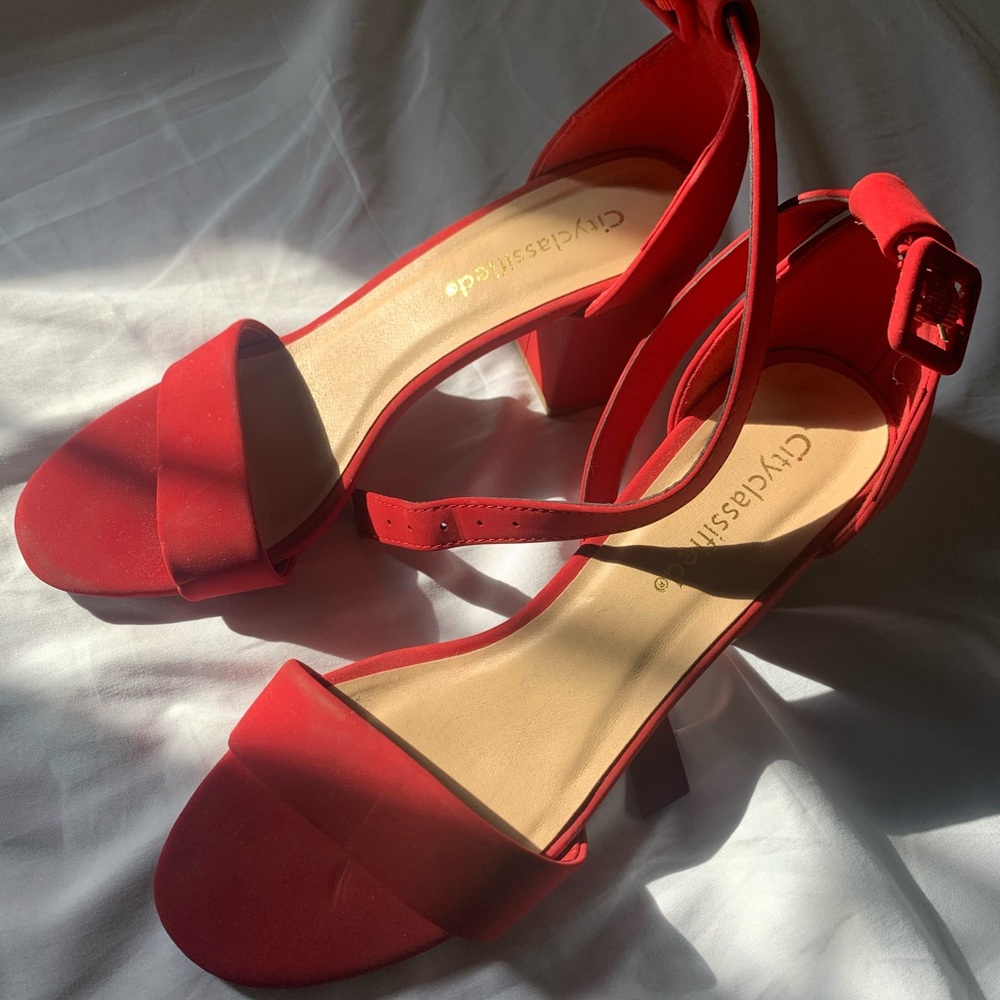 ‼️SOLD‼️ Red suede block chunky heels sz 8